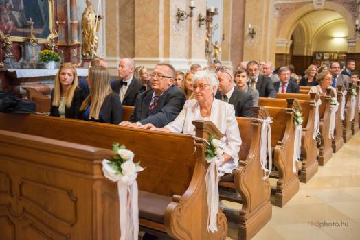 Templomi esküvő